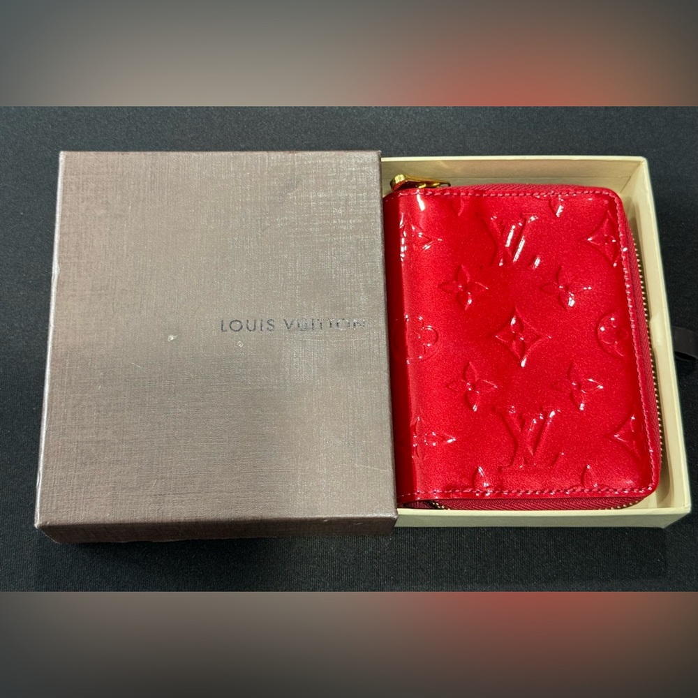 ❤️ Louis Vuitton Vernis Pomme d’Amour Zippy Wallet